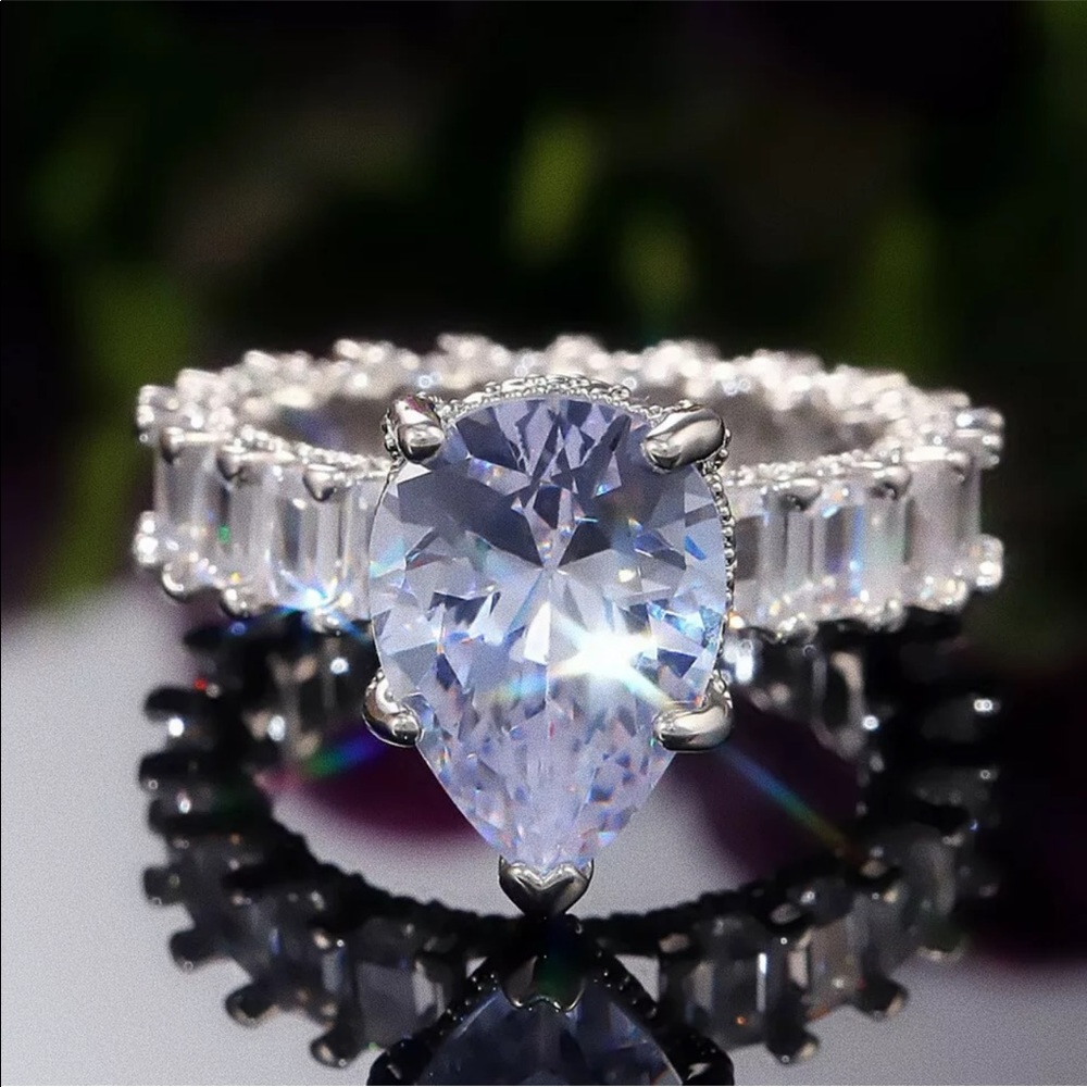Teardrop engagement  size 8